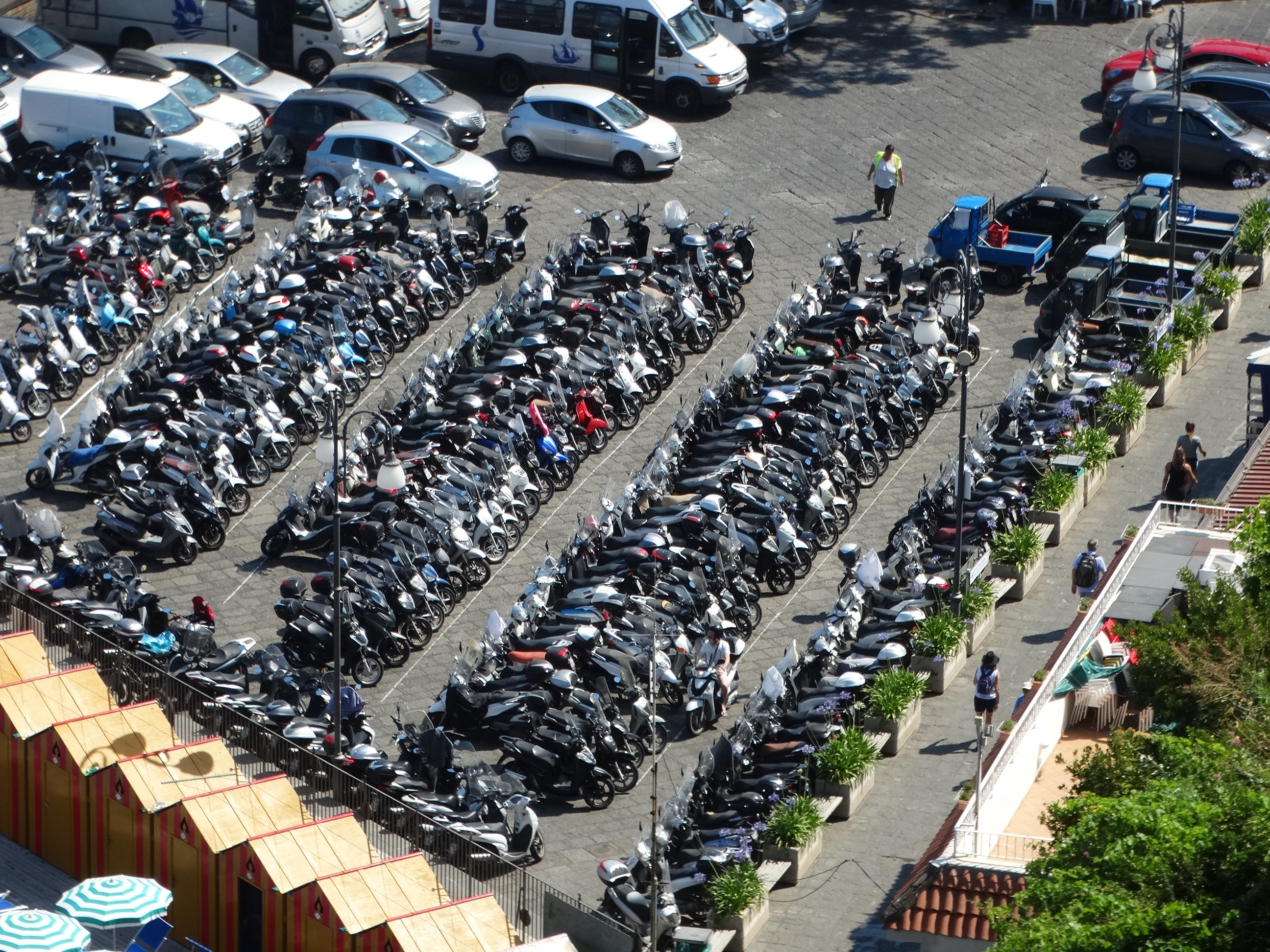 Mopedparkplatz in Sorrent