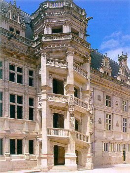 Treppenturm im Schloss Blois