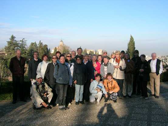 Gruppe im Generaliffe vor der Alhambra