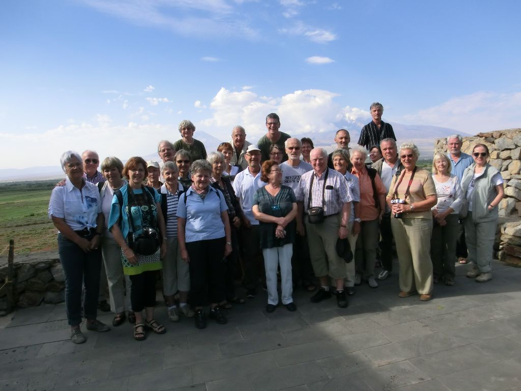 Gruppe vor dem Ararat