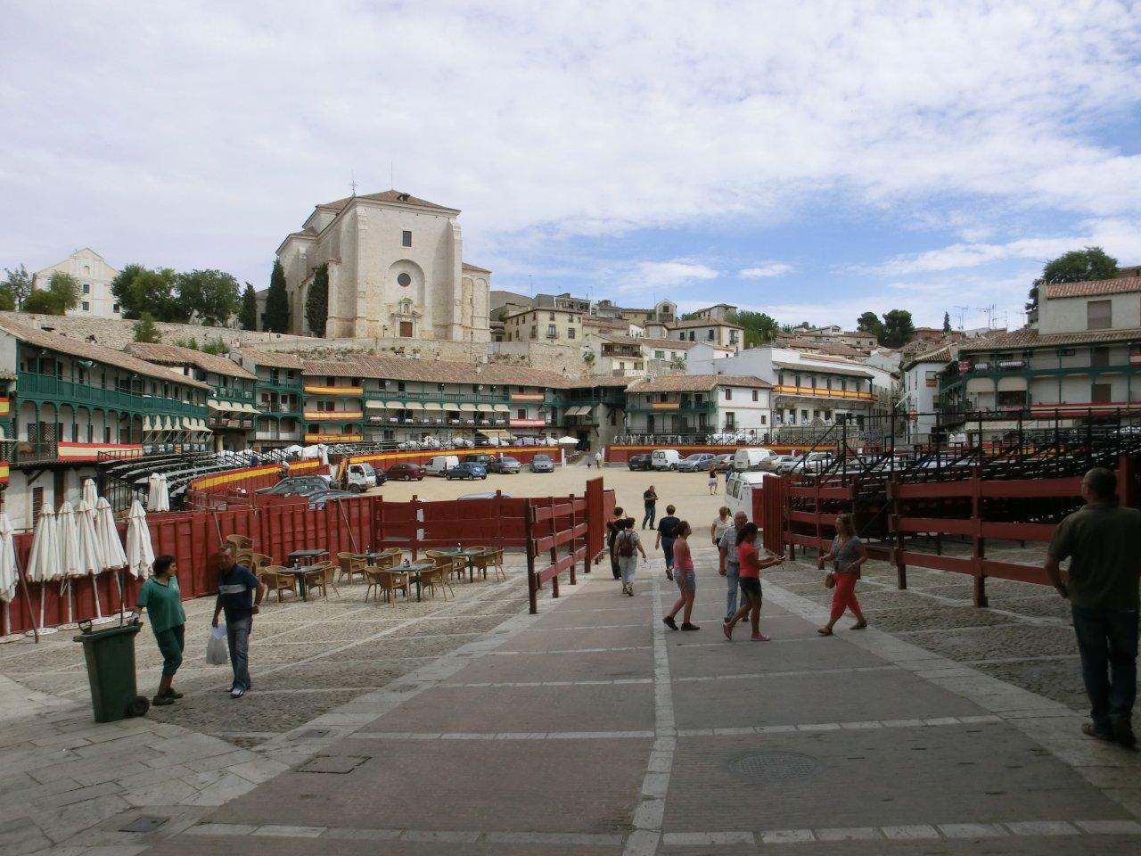 in Chinchon wo am Tag vorher Stierkampf war