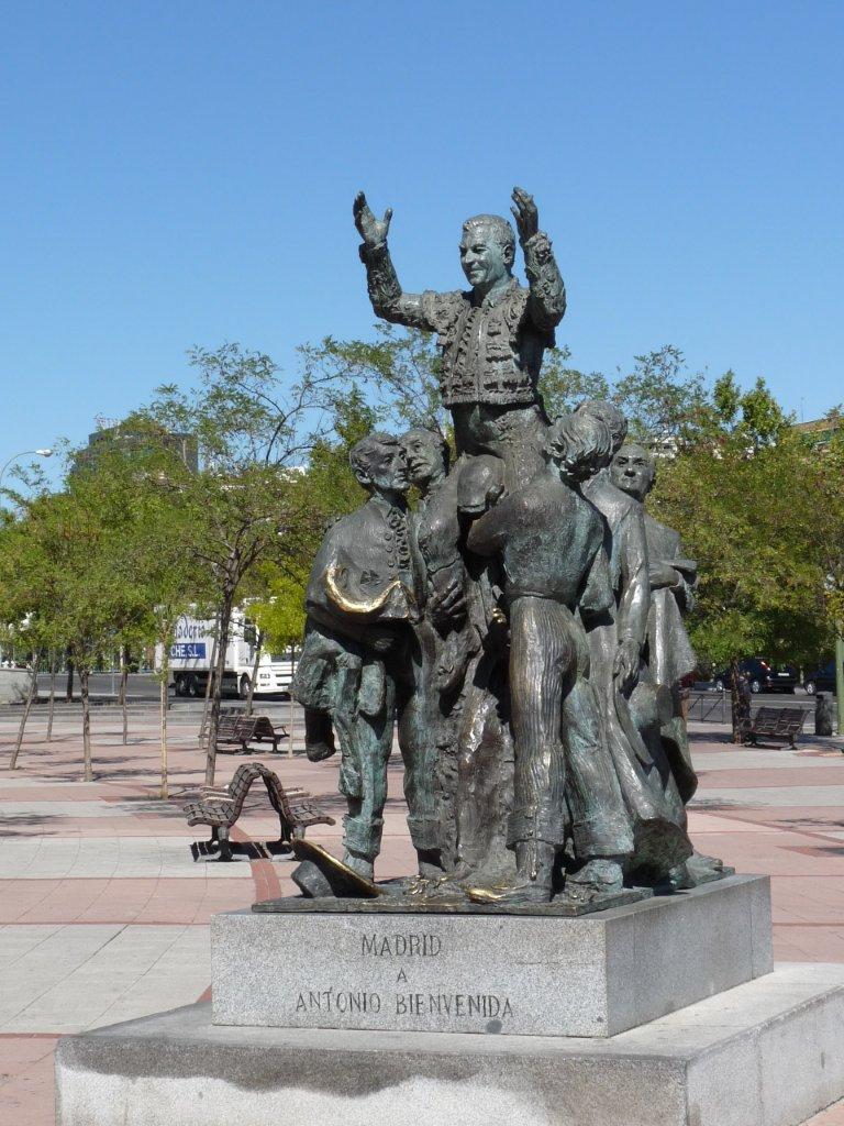 Matador-Denkmal vor der Stierkampfarena