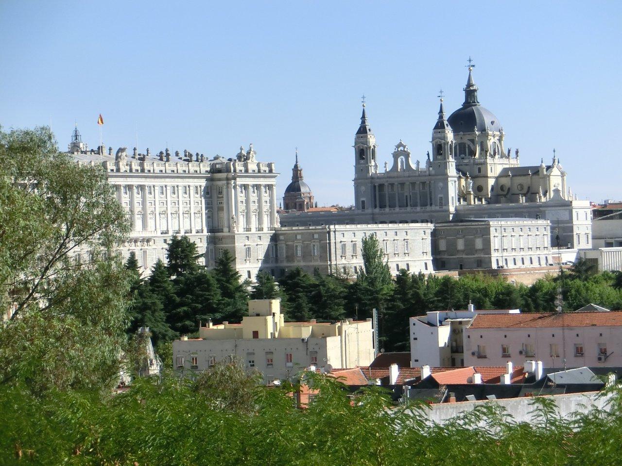 Knigspalast und Dom in Madrid
